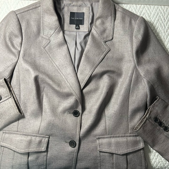 The Limited women’s size M jacket color tan 2 button up front with pockets - Picture 6 of 9